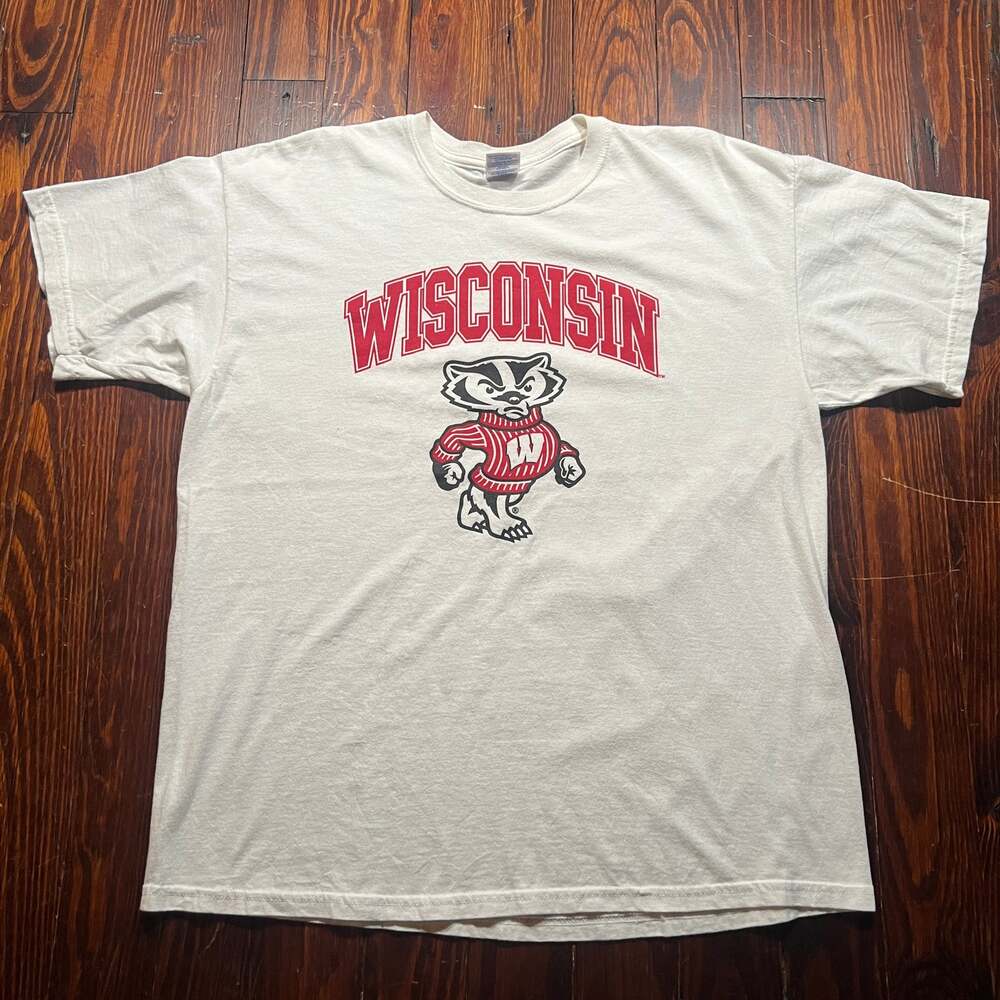 Gildan XL Collegiate Wisconsin Badgers T-Shirt Cream Regular